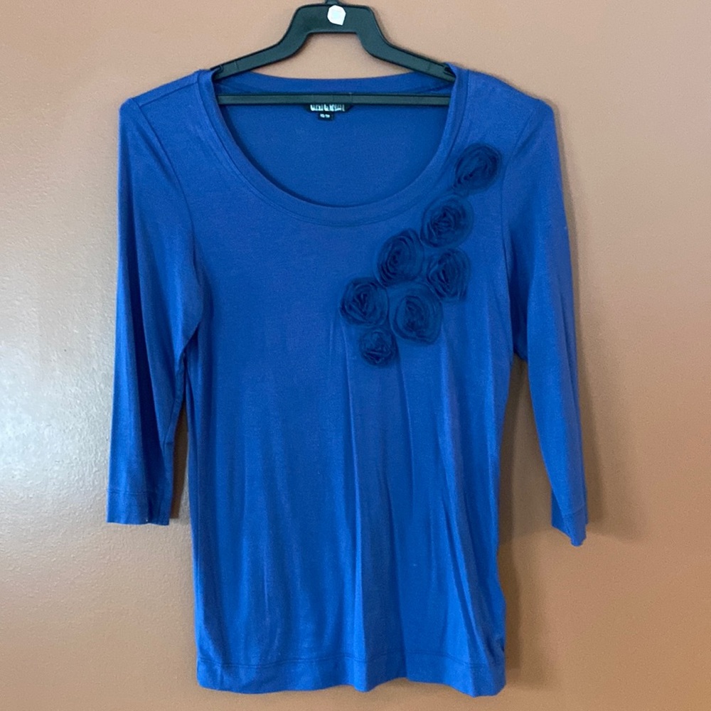 Nicole Miller original ladies three-quarter sleeve blouse.  Size XS.